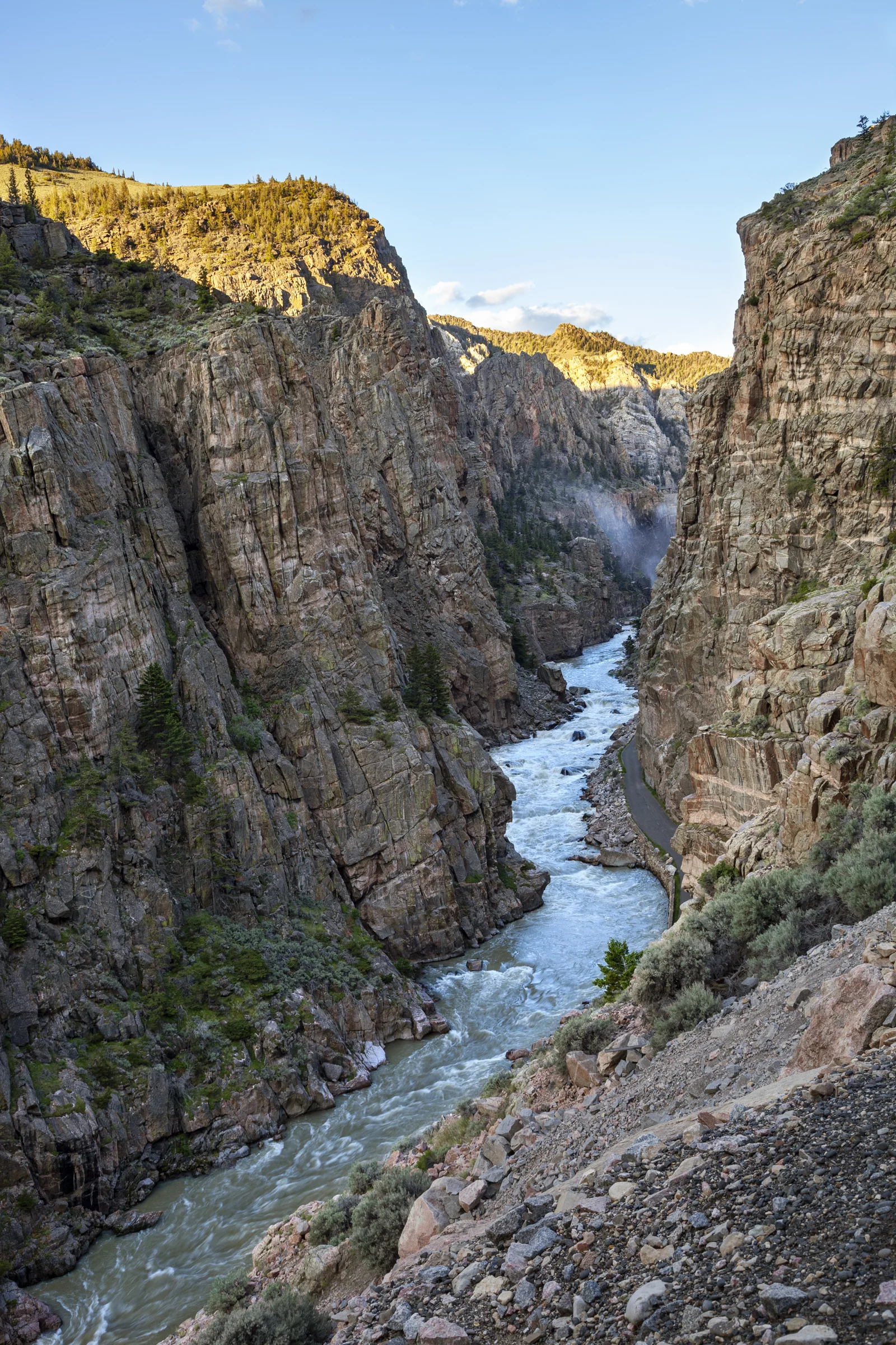 Shoshone Canyon gần Cody, Wyoming