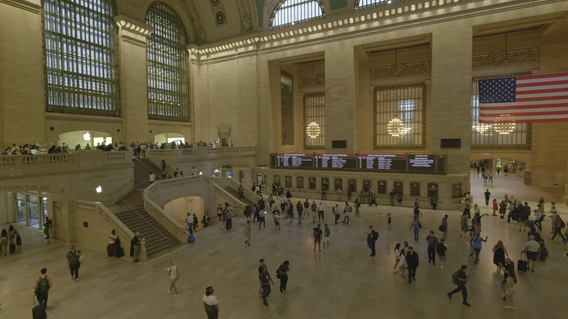 Passageiros no saguão principal do Grand Central Terminal